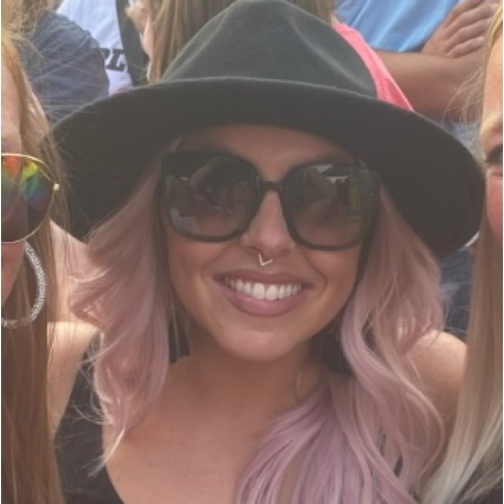 Meet your Posher, Meshaila